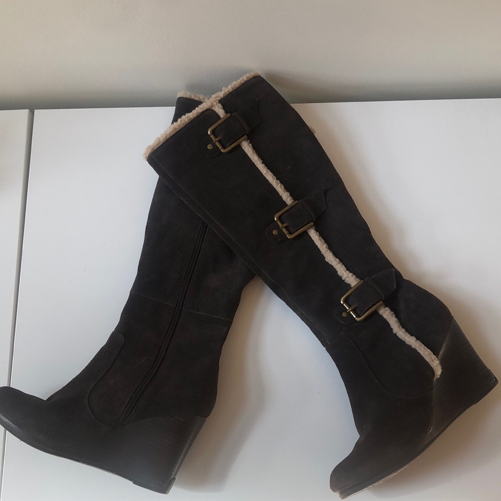 Reaction by Kenneth Cole Brown Suede Boots with Wedge Heel 🌼🌼🌼 - Picture 2 of 6
